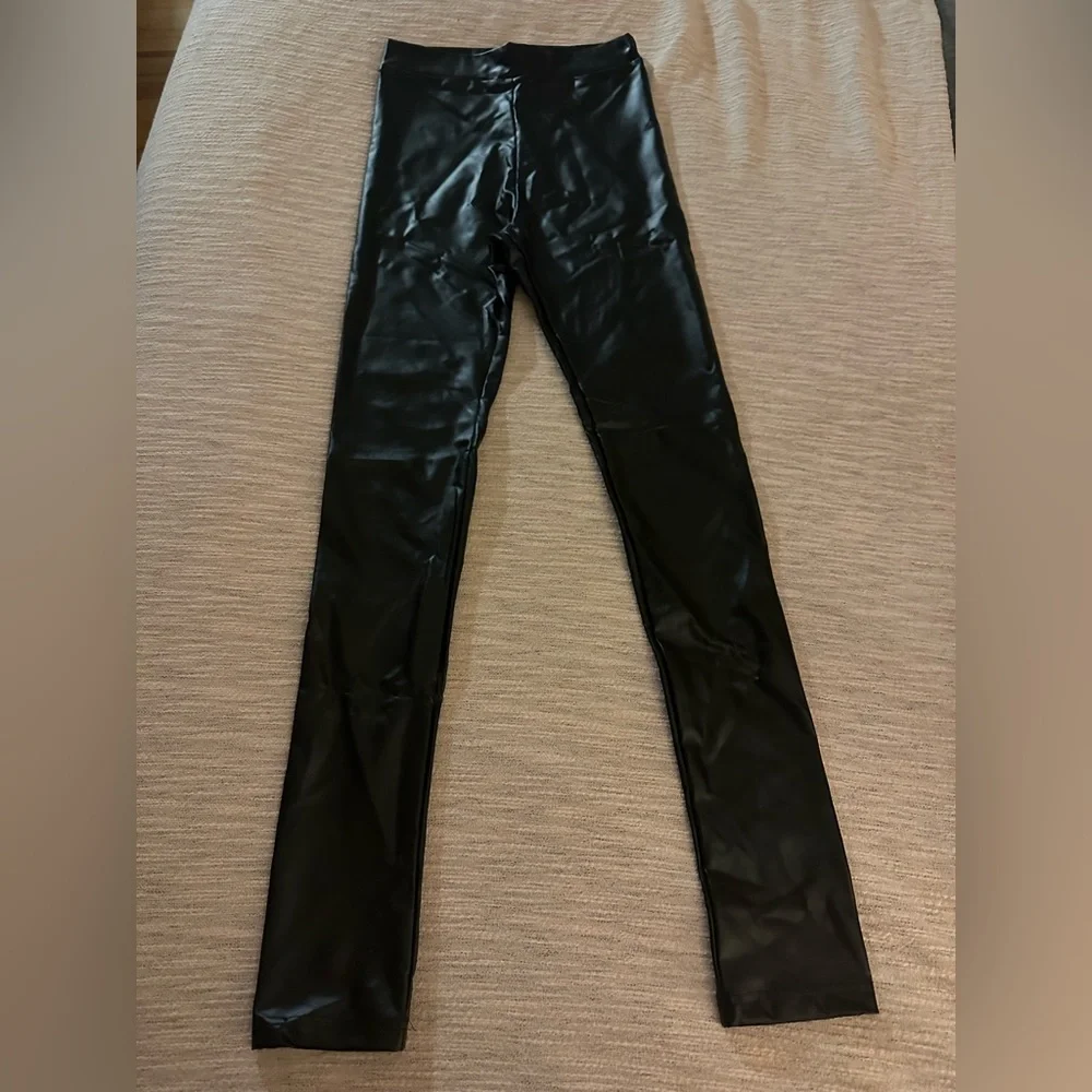 Lulu’s Vegan Leather Leggings - Picture 9 of 9